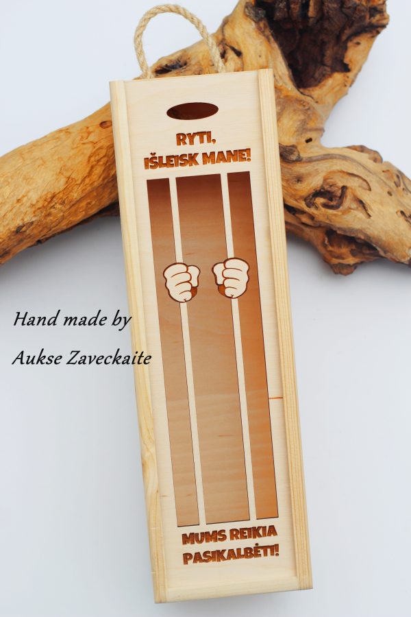 Personalised Wooden  Wine Box ,,Ryti,isleisk mane...,,