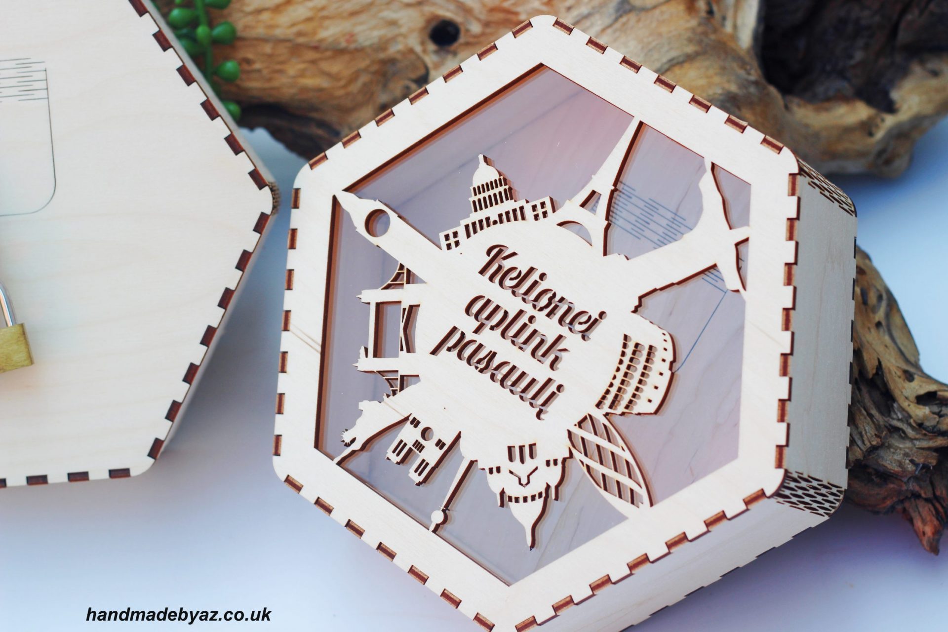 Piggy bank ,,Kelionei aplink pasauli,,