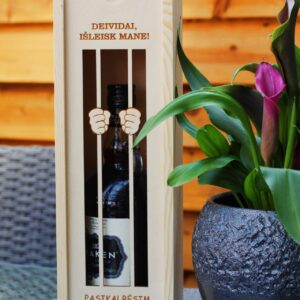 Personalised Wooden  Wine Box ,,Deividai,isleisk mane,,