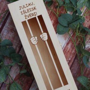 Personalised Wooden  Wine Box ,,Juliau,isleisk zveri,,
