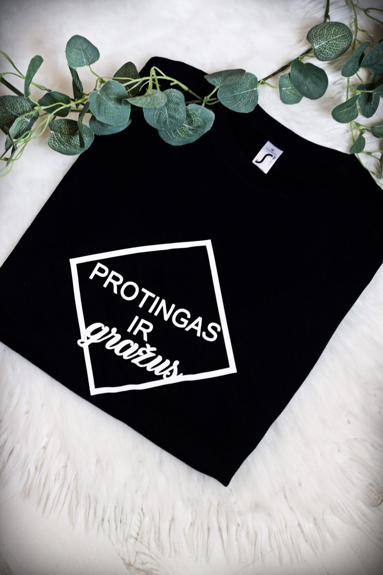 Printed T-shirt for Men ,, Protingas ir grazus,,