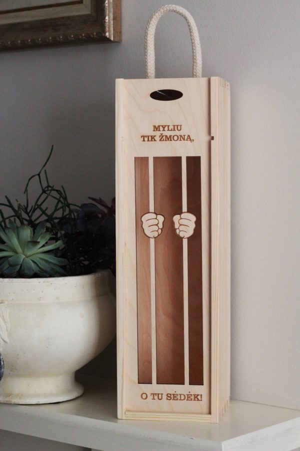 Wooden  Wine Box ,,Myliu tik zmona!,,