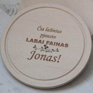 Personalised Cutting board ,,Cia lasinius pjausto labai fainas JONAS,,