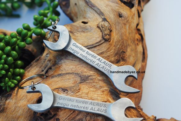 Key Chain with bottle opener ,,Geriau tureti alaus,,