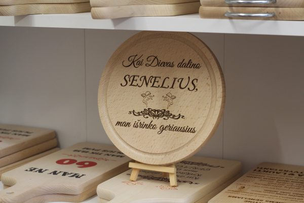 Cutting board ,,Kai Dievas dalino senelius,,