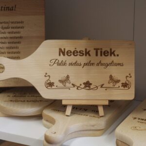 Cutting board ,,Neesk tiek,palik vietos pilve drugeliams,,