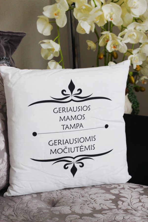 Pillow with print ,,Geriausios mamos tampa,,