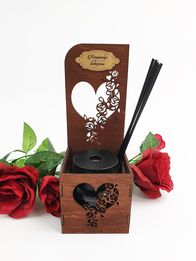 Reed Diffuser in a wooden box ,,Kvepiantys linkejimai,,