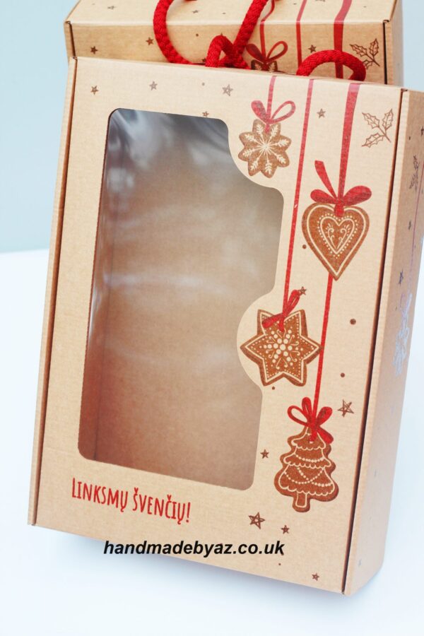 Carboard box ,,Linksmu svenciu,, with handle