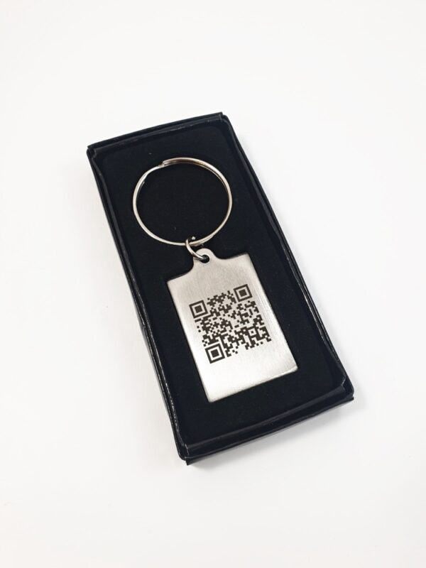 Metal keychain with secret message  ,,Myliu Tave,,