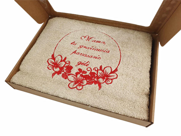 Towel with cardboard box ,,Mama,tu graziausia..,,