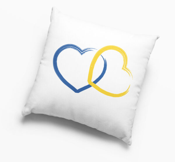 Pillow with print ,,<3,,