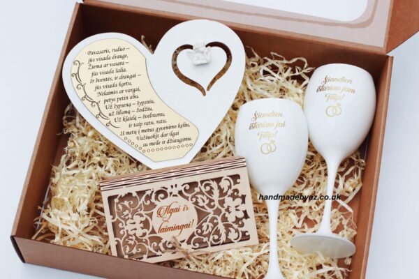 Gift set for the wedding.