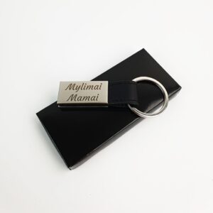 Metal keychain with leather ,,Mylimai mamai,,