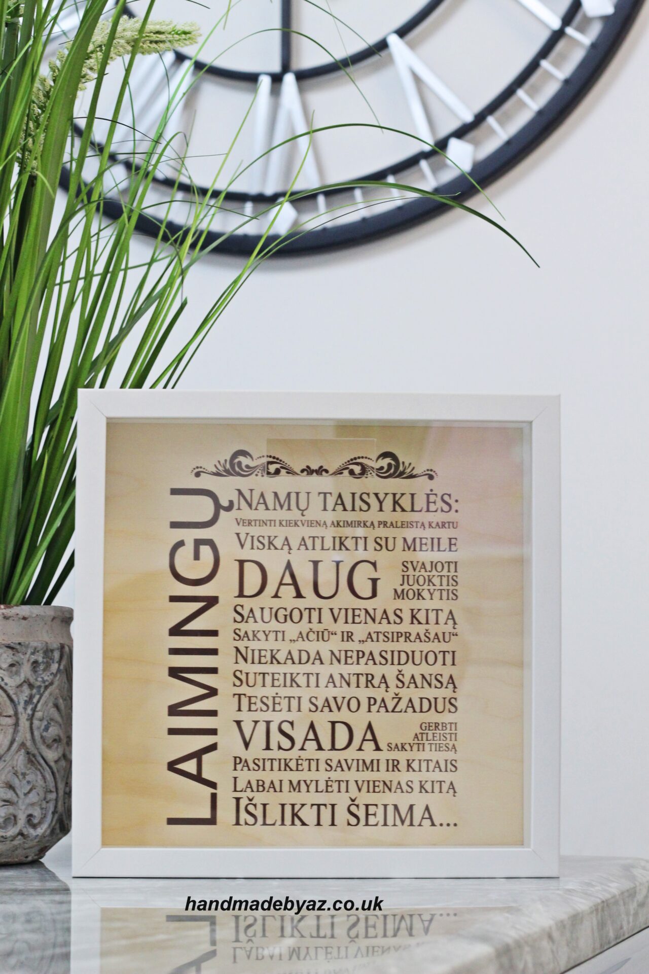 Piggy bank-frame ,,Laimingu namu taisykles,,