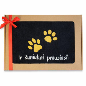Towel with cardboard,,Ir suniukai prausiasi,,