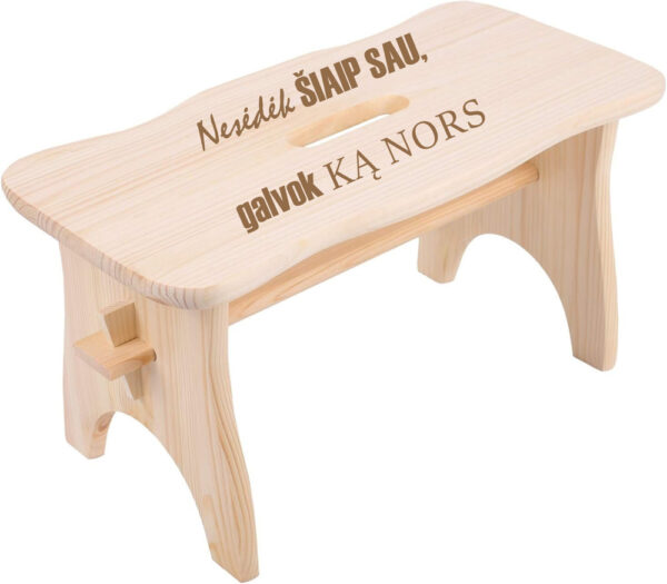 Bench ,,Nesedek siaip sau,galvok ka nors,,