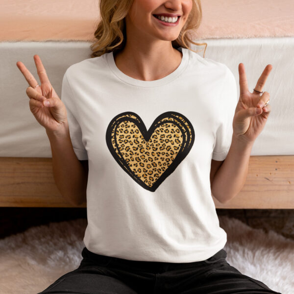 Printed T-shirt for Women ,,Hearth,,