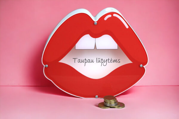 3D Piggy bank, lips ,,Taupau lupytems,,
