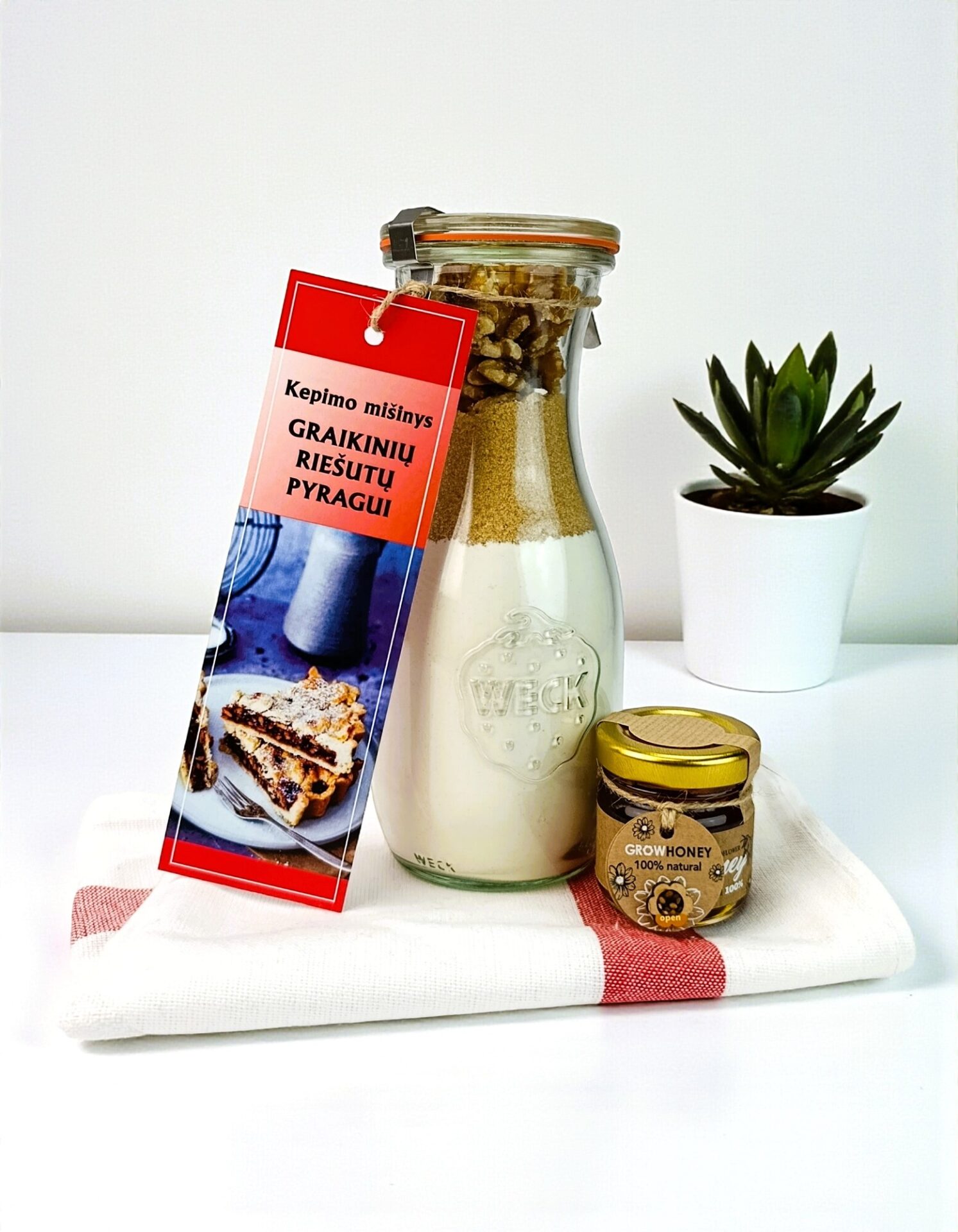 Gift set with baking mix for cake